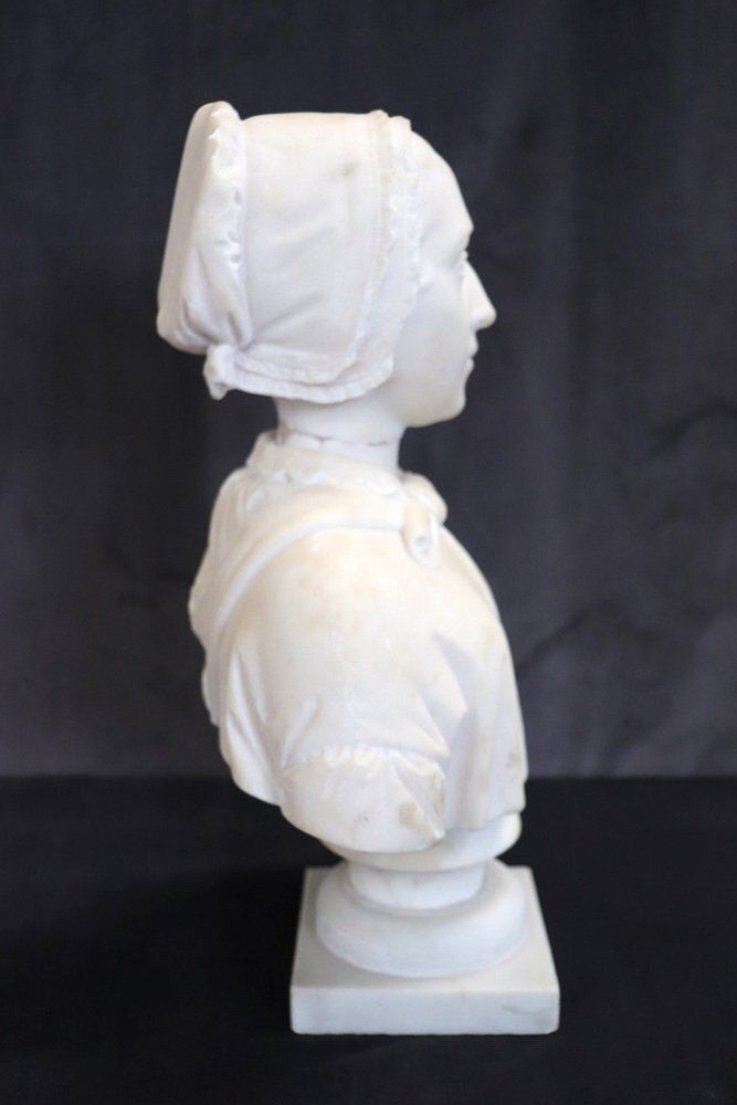 Bust Of A Lady, 19th Century, White Marble Sculpture photo furniture