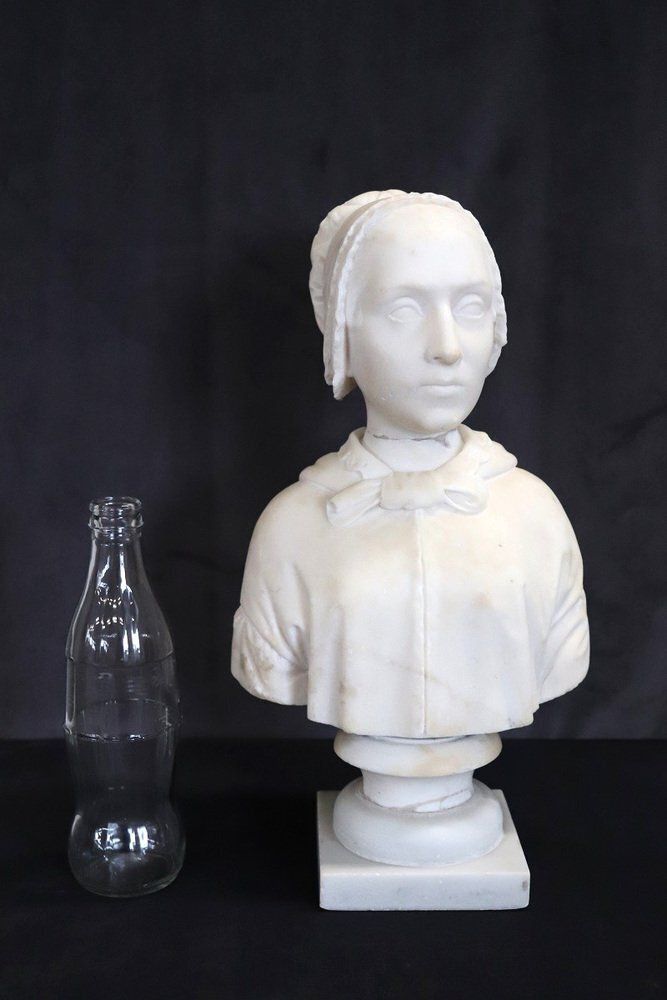 photo vinterior Bust Of A Lady, 19th Century, White Marble Sculpture