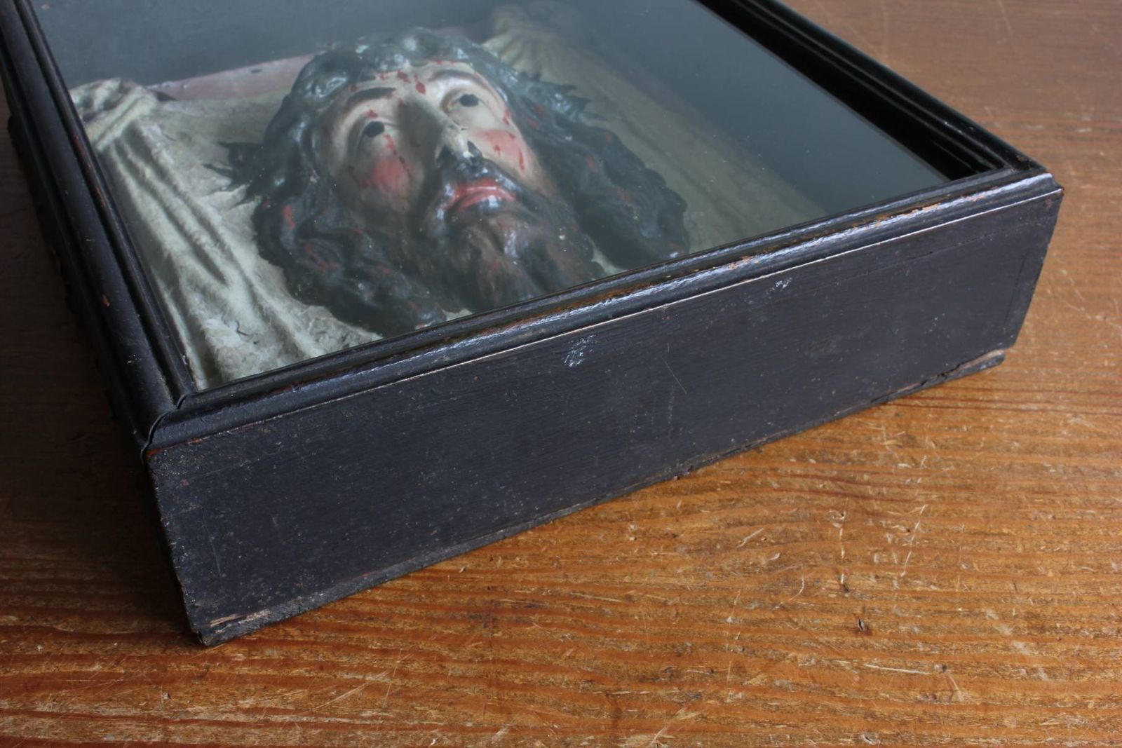 Antique Jesus Christ Veil Of Veronica. Papier Mache Display Case. 1800s. photo vintage