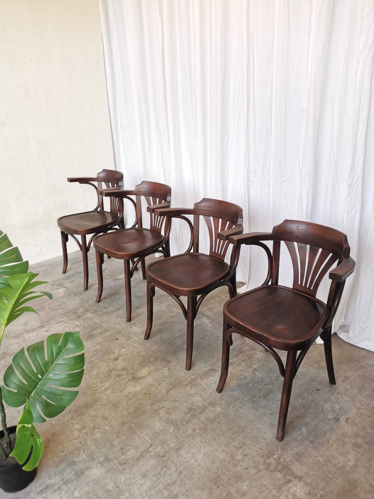 Set Of 4 Vintage Bentwood Dining Chair: Mid Century Thonet Style Armchair