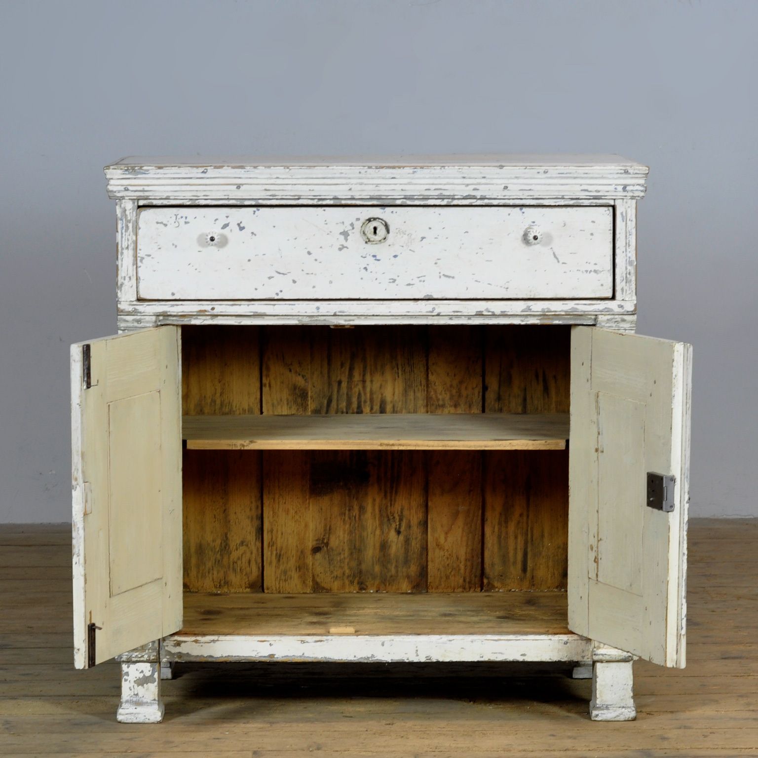 695.0 Pine Sideboard, 1910s photo