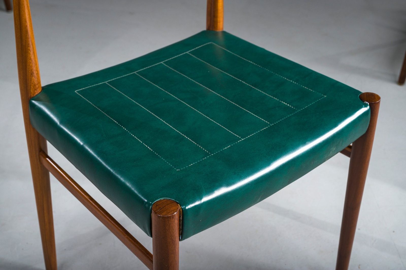 photo vinterior Dining Chairs In Botanical Green Vegan Leather, 1970s, Set Of 4