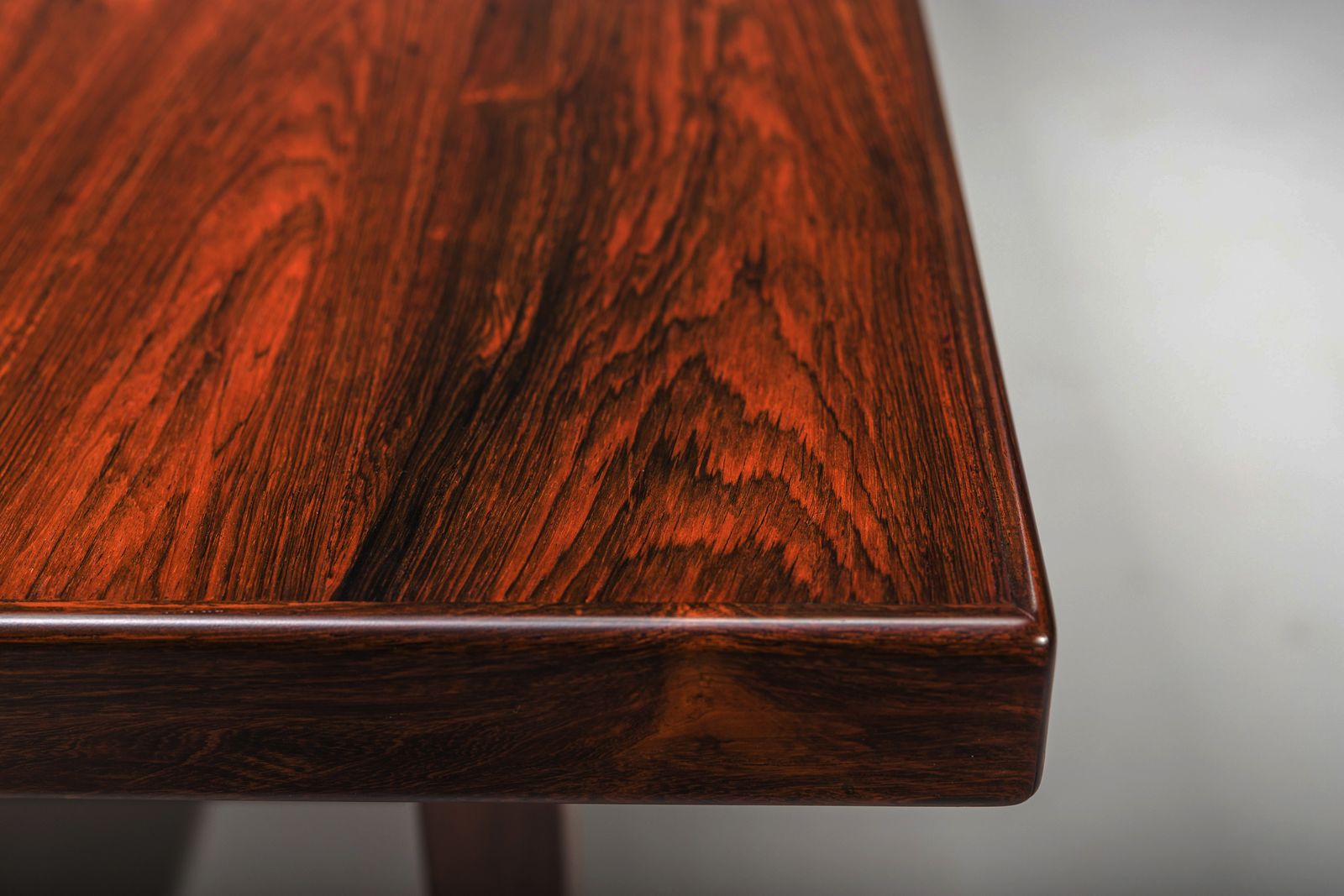 Itamaraty Desk By Sergio Rodrigues For Oca, 1960s photo vintage