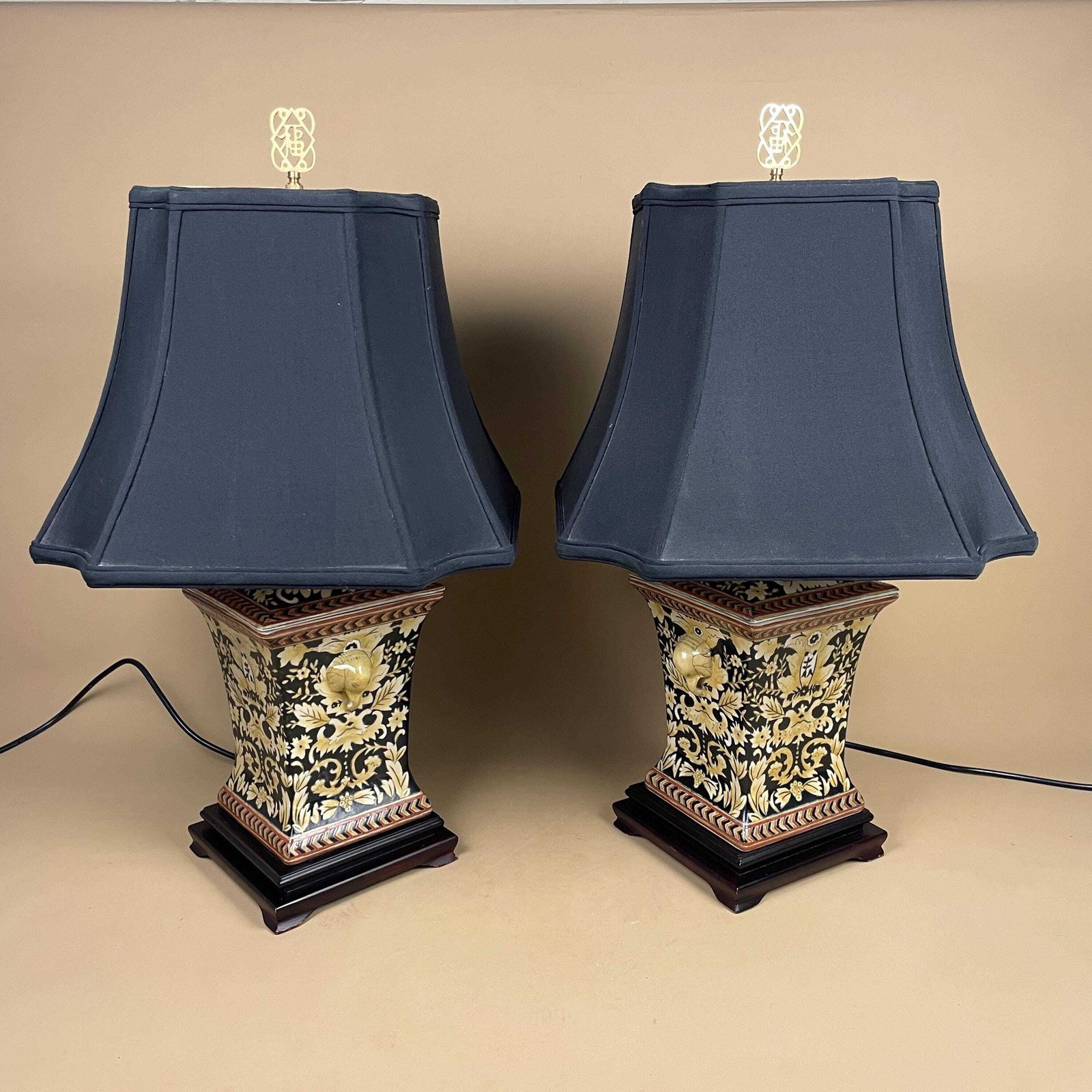 Pair Of Oriental Ceramic Lamps With Lampshades Black Yellow Patterned Vintage Chinoiserie Porcelain Bedside Table Lighting Lamp Chinese Wood photo vintage