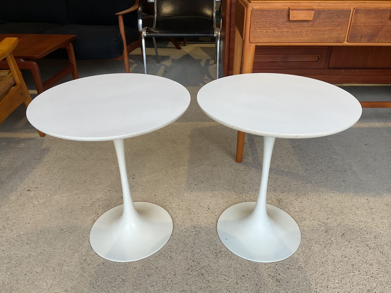Space Age Tulip Side Table   Coffe Table By Maurice Burke For Arkana 1960s photo vinterior