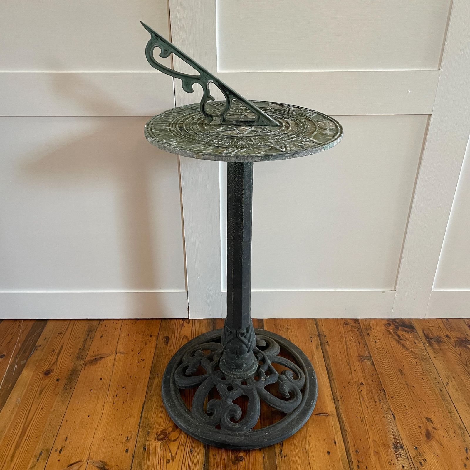 Garden Sundial Vintage Weathered Pedestal Outdoor Ornament Rustic Garden Decor Traditional English Patio Feature photo furniture