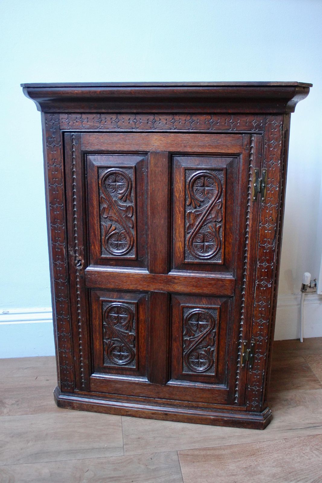 Antique Georgian Carved Oak Corner Cupboard Cabinet
