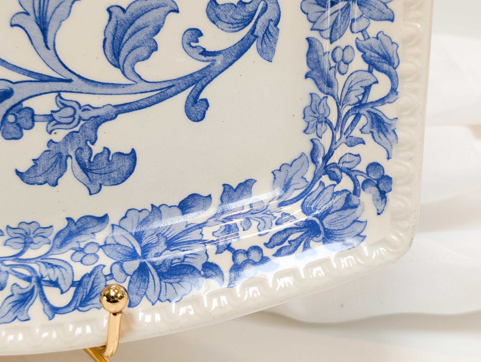 Rare Antique Copeland And Sons Stoke On Trent White W Blue Medallion & Flowers Plate Circa 1860 1895 Model Rd No 26070 In Amazing Condition. photo for sale