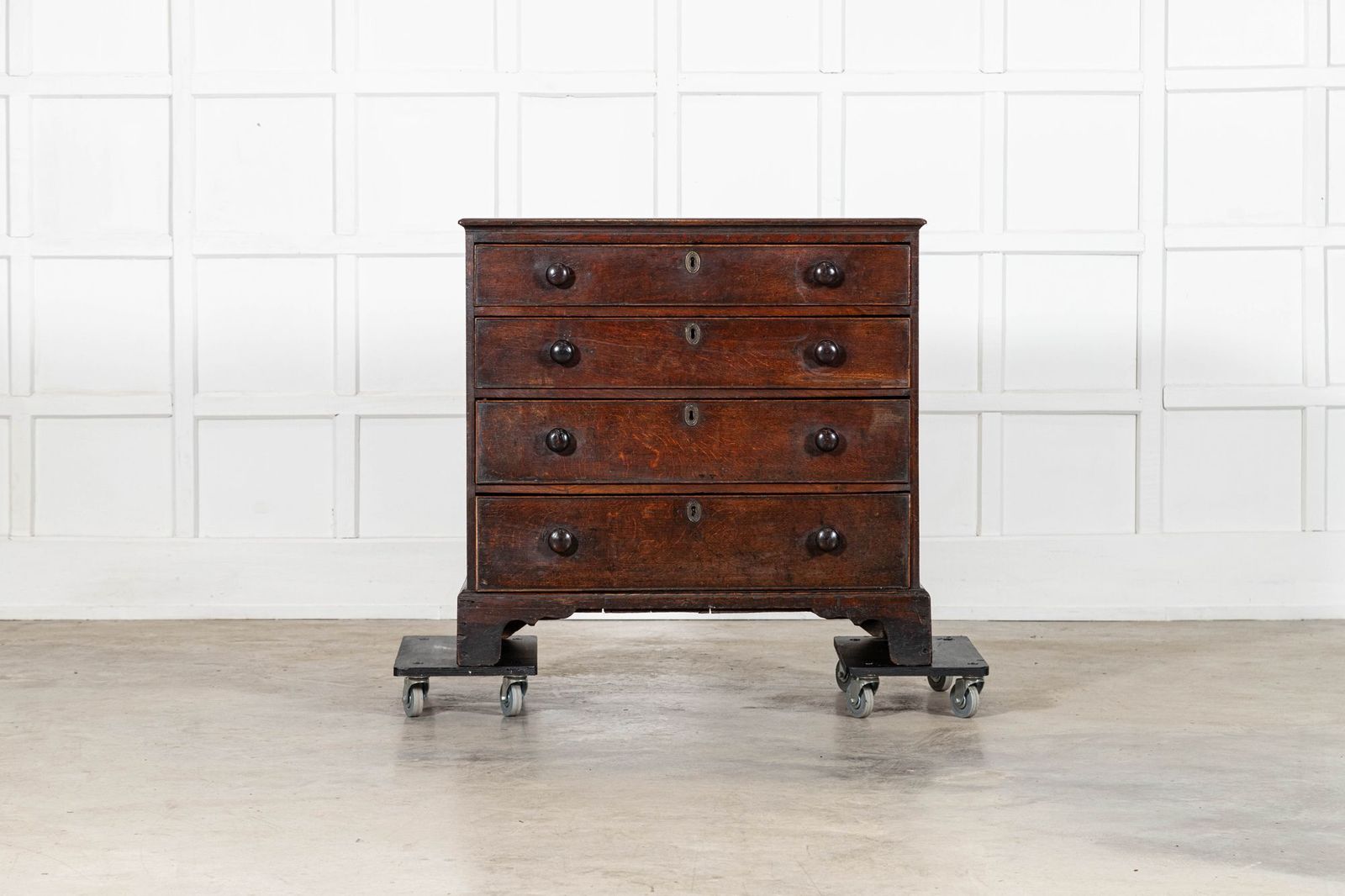English 18thc Oak Chest Drawers