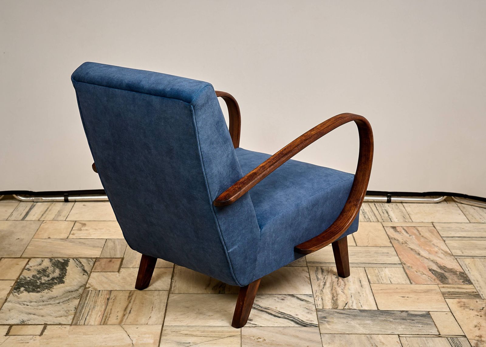 Jindrich Halabala Armchair, Czechoslovakia 1940s photo 831.0