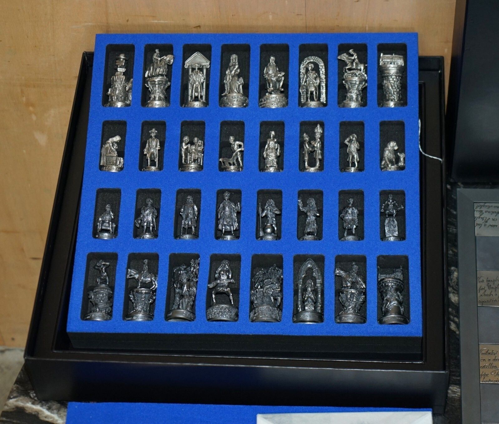 New In The Box Ltd Edition 18/500 Robert Burns Scottish Chess Set photo 7500.0