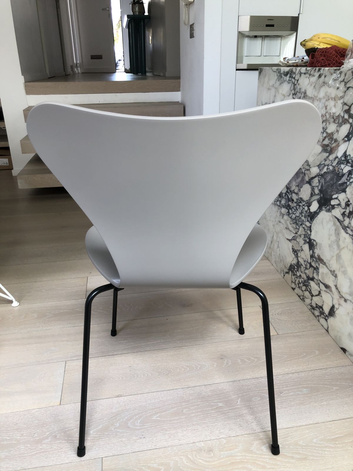 Fritz Hansen Series 7 Dining Chair – Deep Clay – Arne Jacobsen Design photo furniture