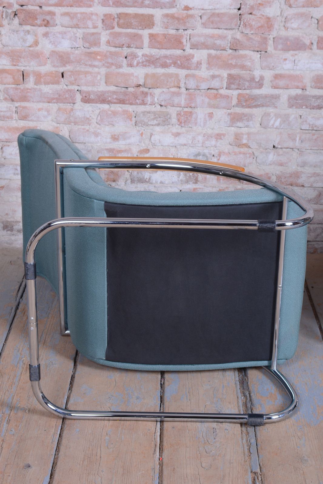 photo vintage Pair Of Restored Bauhaus Armchairs, By R.Slezak, Model K32, Chrome, Czech, 1930s