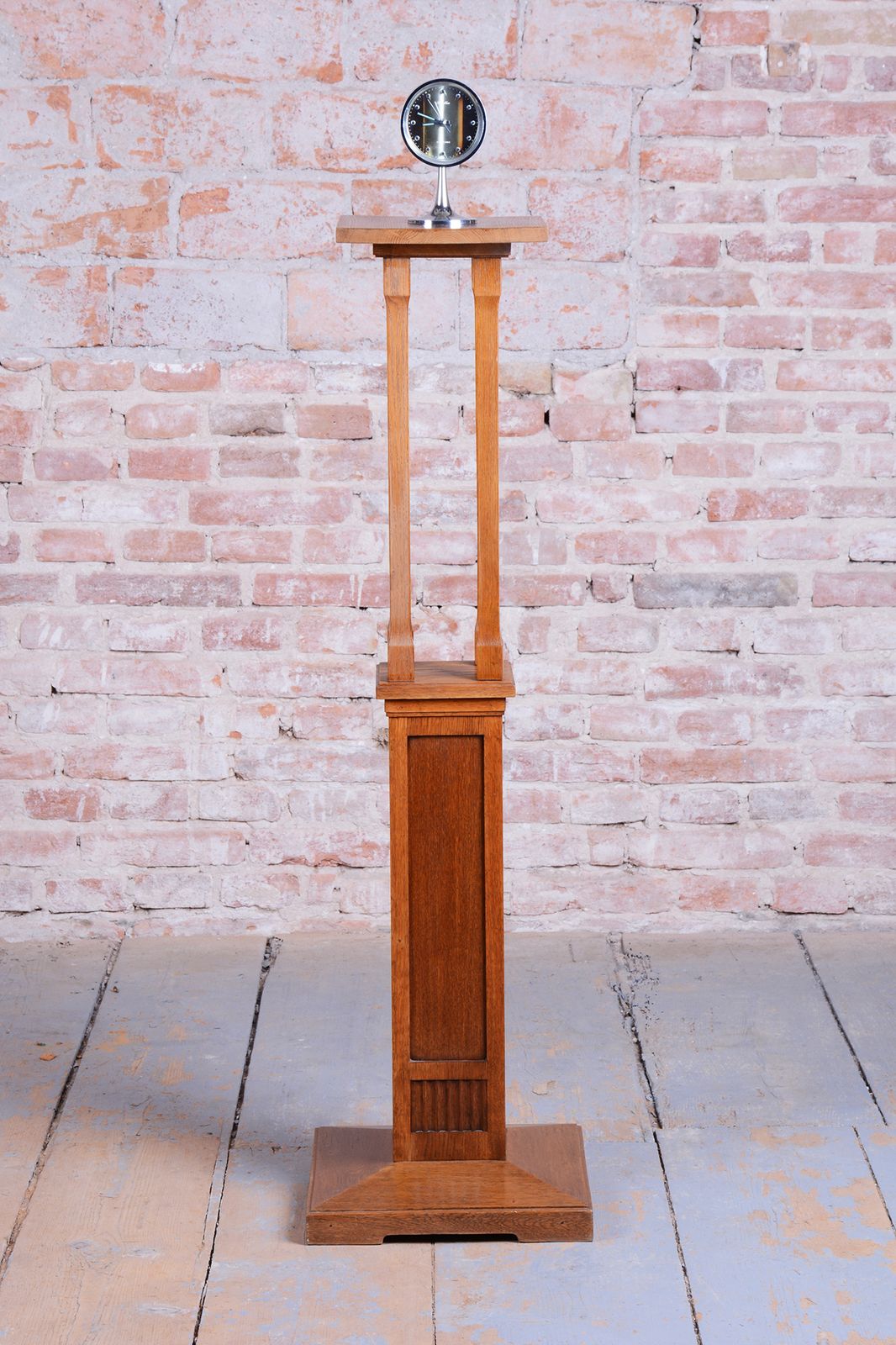 Restored Art Deco Pedestal, Oak, Revived Polish, Austria, 1910s photo vinterior