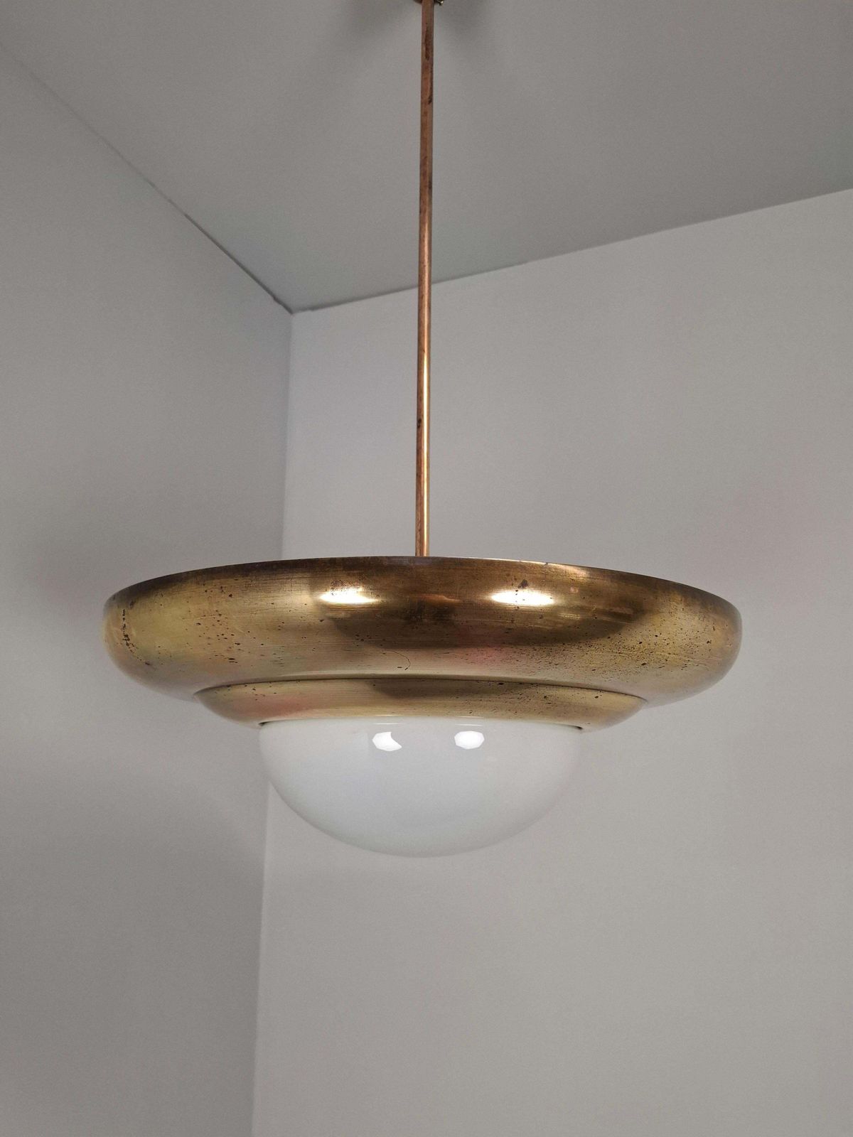 photo vintage 1920 Czechoslovak Art Deco Brass And Opaline Glass Pendant Lamp, Napako 13443