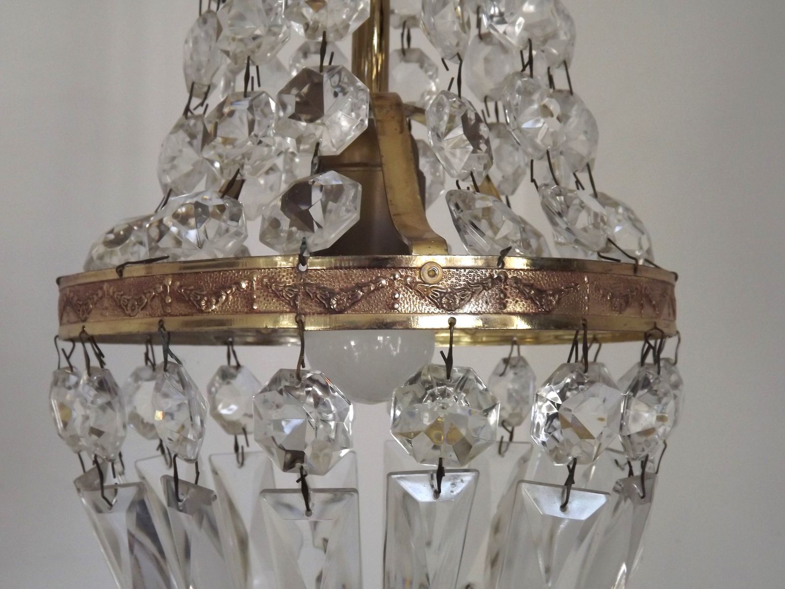 photo buy Lustre Montgolfier à une lumière en bronze et cristal, de style Empire français, années 1960