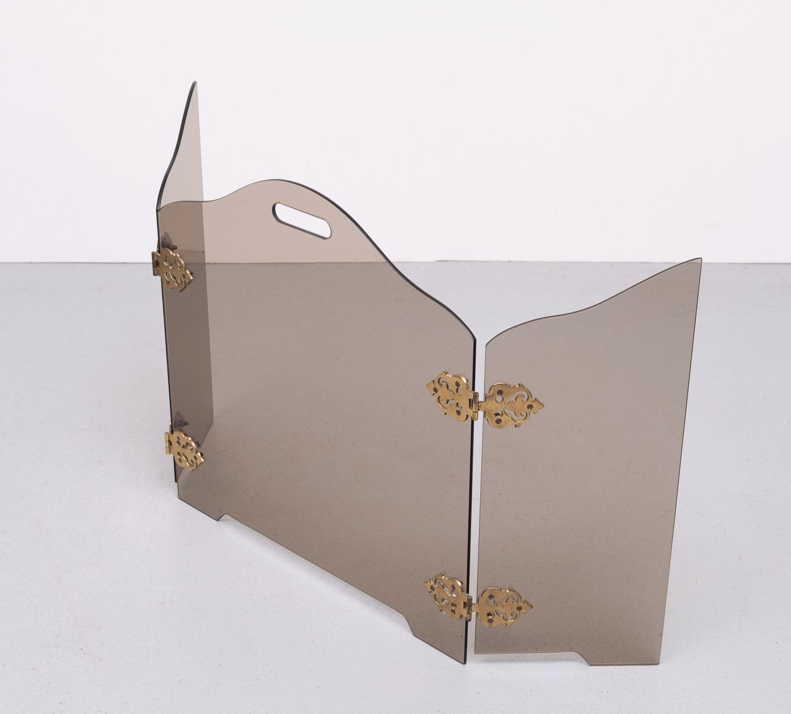 photo for sale Drieluik Haardscherm Van Rookglas, Ca. Jaren 1950