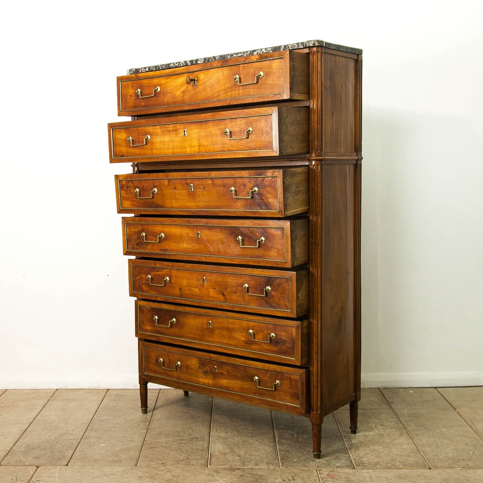 Chest Of Drawers photo 2400.0