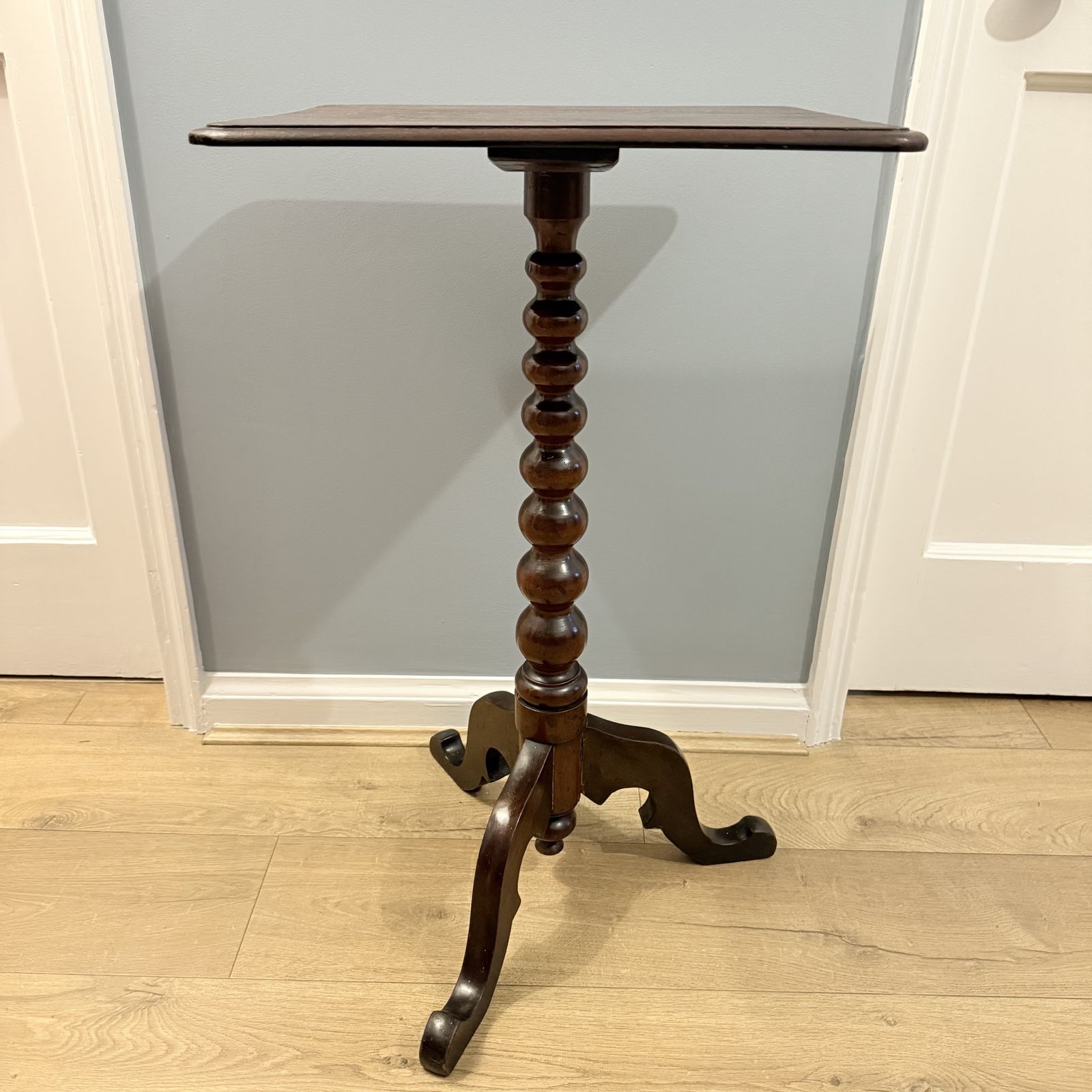 Victorian Mahogany Bobbin Tripod Table photo vinterior