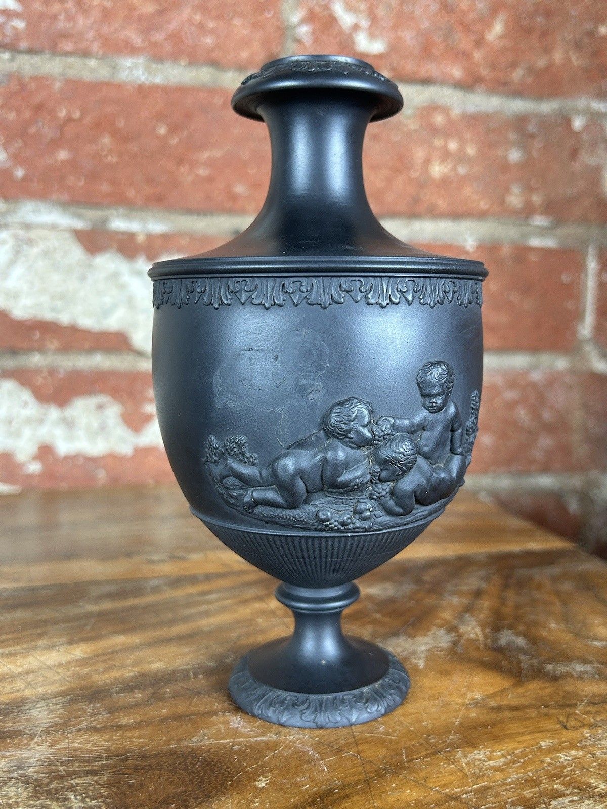 Humphrey Palmer Black Basalt Bacchic Relief Vase C1770 78 – 17cm Georgian photo for sale