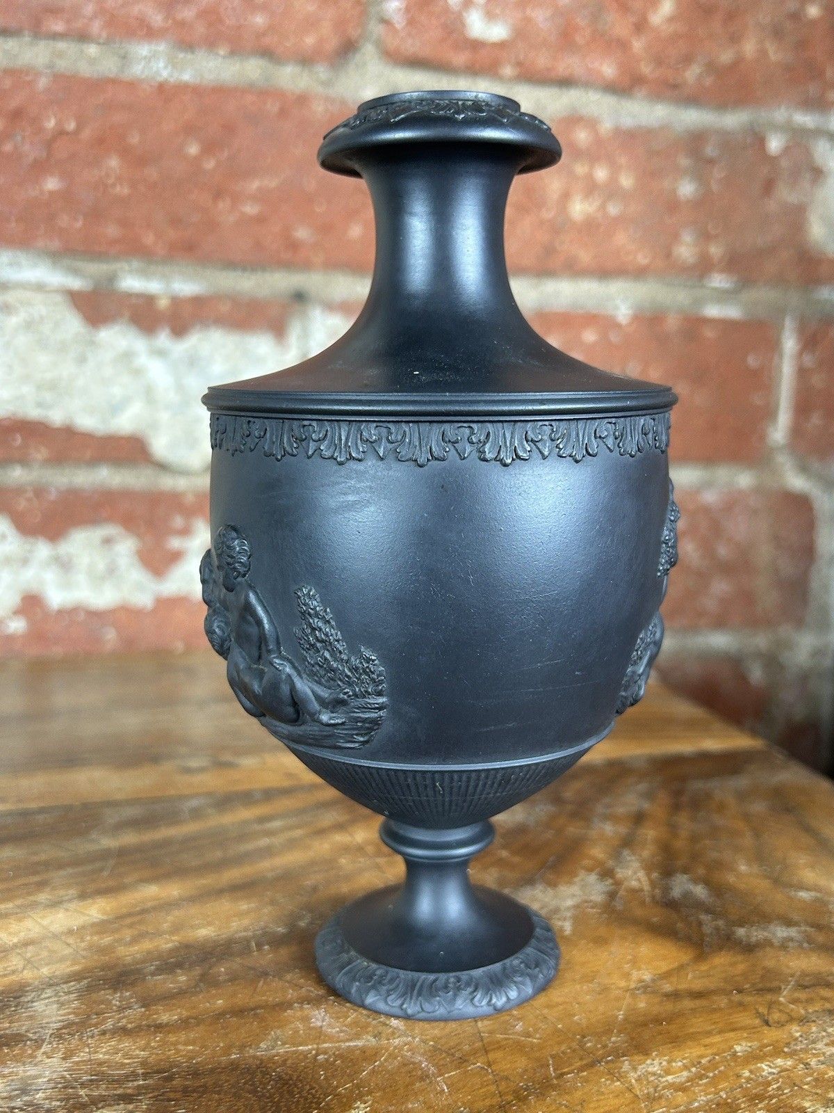 Humphrey Palmer Black Basalt Bacchic Relief Vase C1770 78 – 17cm Georgian photo Home Decor