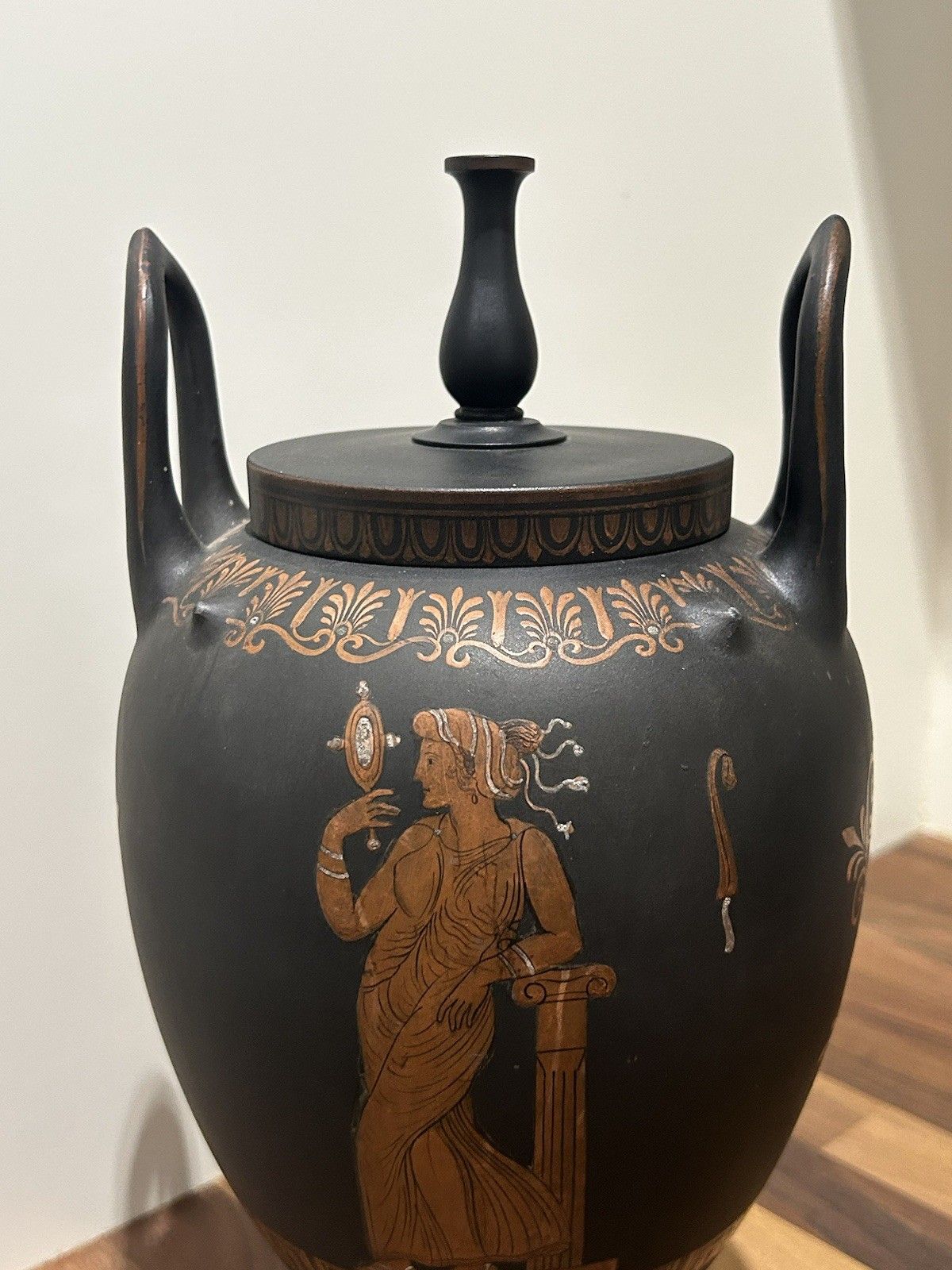 Wedgwood Encaustic Basalt Twin Handled Urn Vase C.1800, Impressed Mark photo furniture
