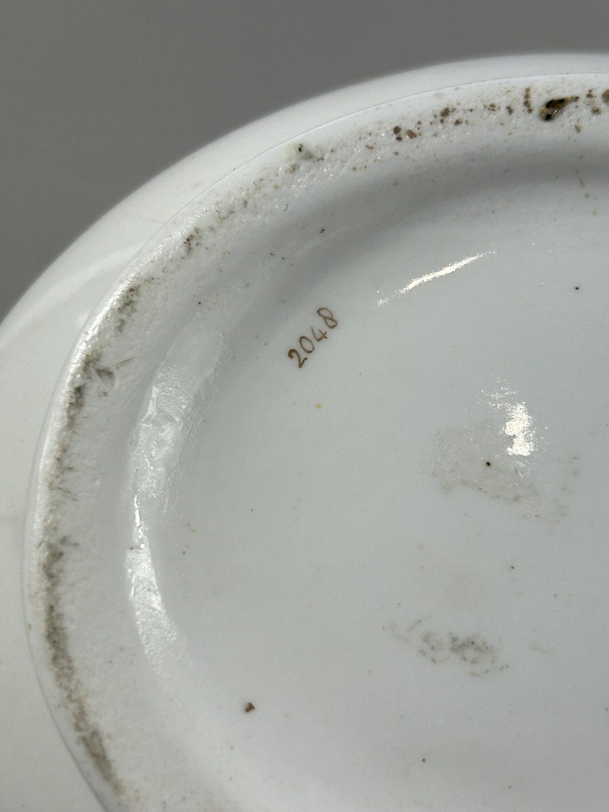 Early 19th Century British Porcelain Teapot With Gilt Floral Border photo buy