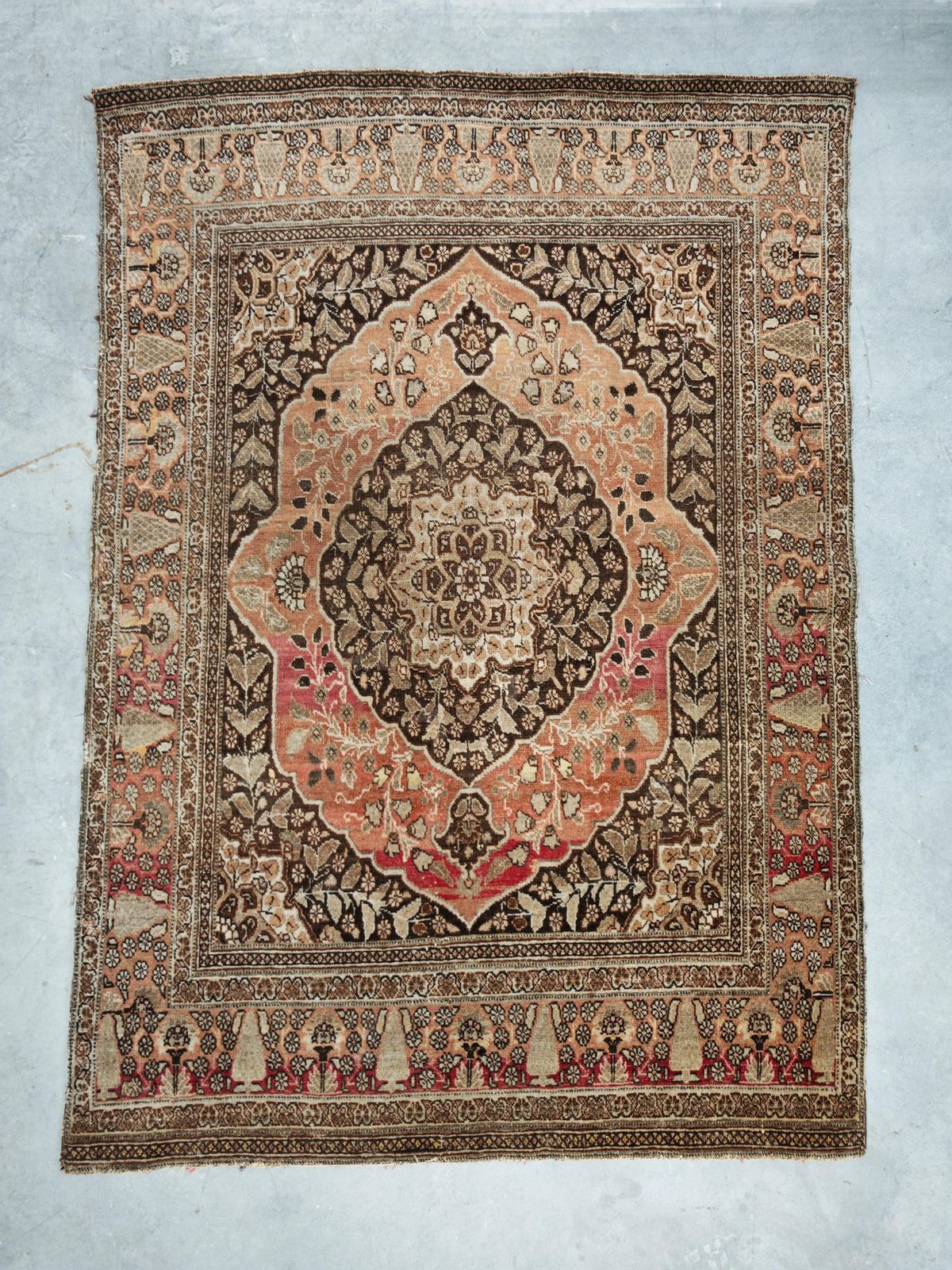 Antique Tabriz Rug In Superb Tones, 100% Wool, West Asia 1920s photo furniture