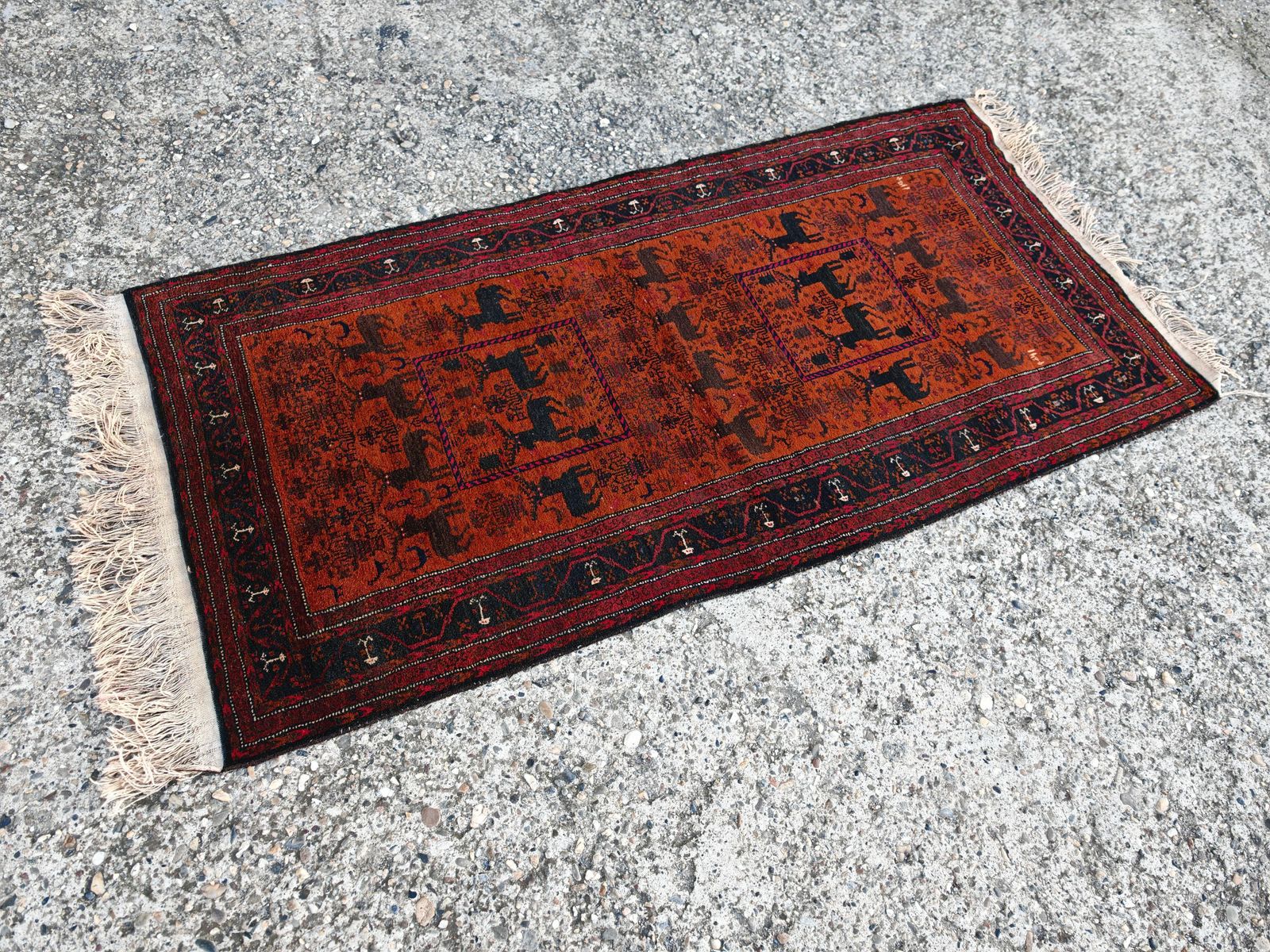 Antique Baluchi Rug With Deer Motif, Hand Knotted And Natural Dyed Wool photo vintage