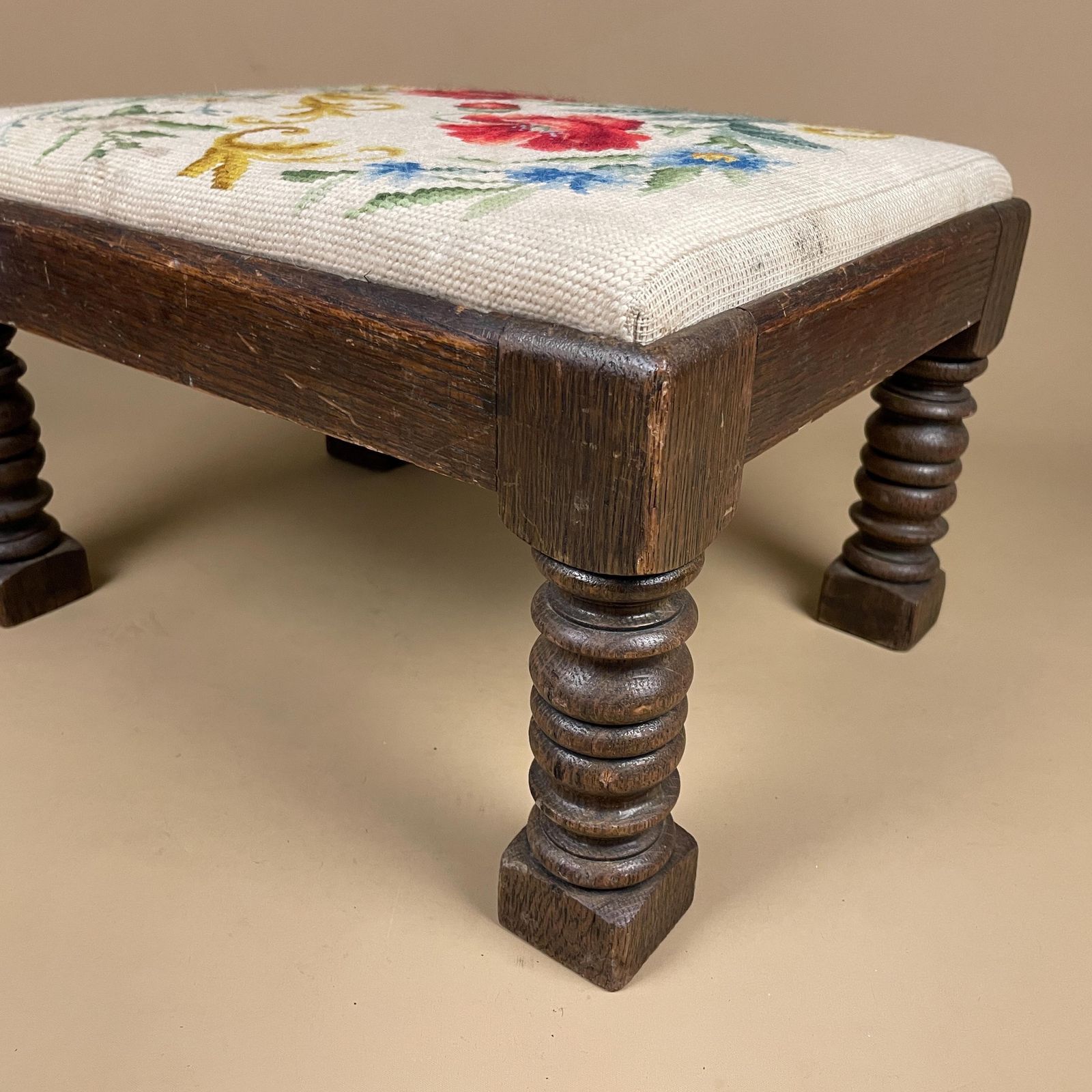 photo furniture Vintage Needlepoint Footstool Floral Oak Base Embroidered Upholstered Stool Hand Stitched Flower Decor Cottage Foot Rest Traditional Vintage