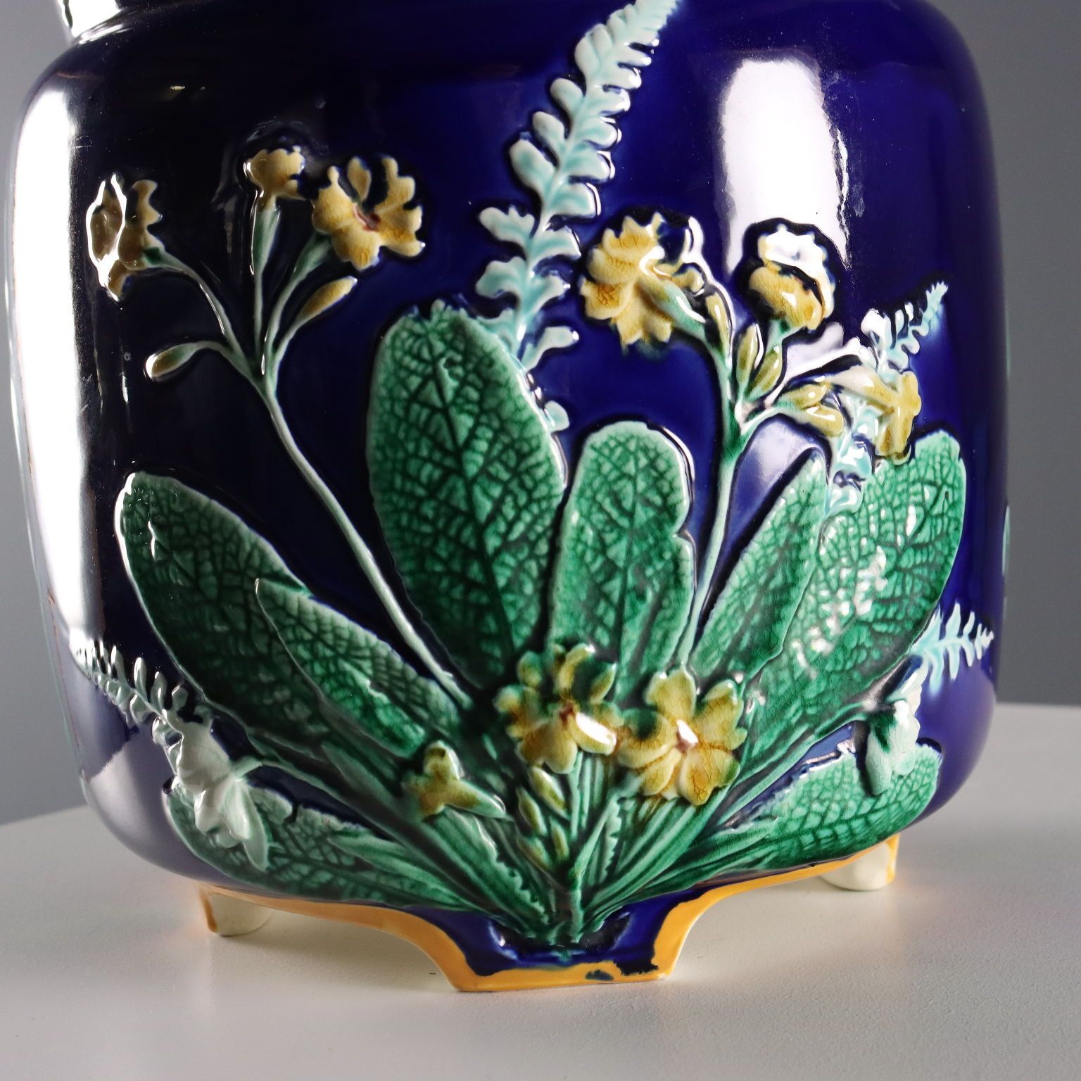 Cache Pot In Ceramica Manifattura Wedgwood photo for sale