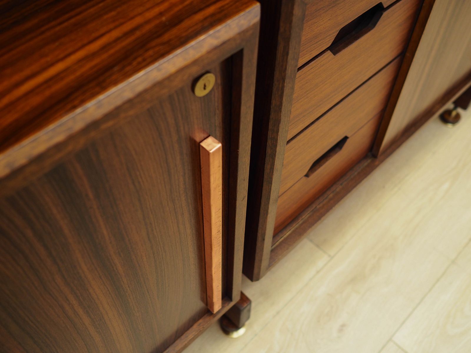 photo for sale Vintage Modulaire Wandkast, Italiaans Design, Jaren 1960, Productie: Italië