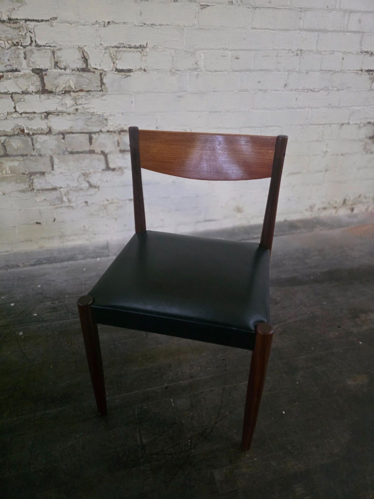 photo furniture Set Of 4 Teak Mid Century Dining Chairs Frem Rojle