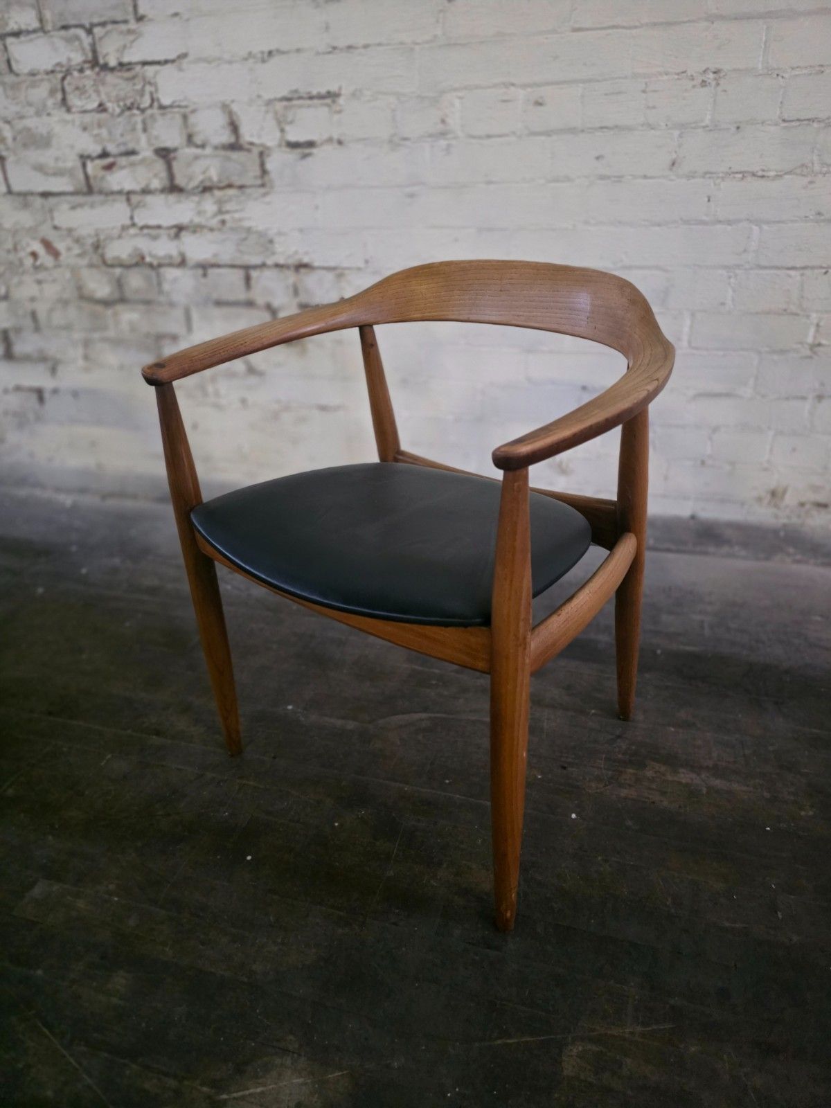 photo furniture Set Of 4 Danish Teak Mid Century Elbow Chairs