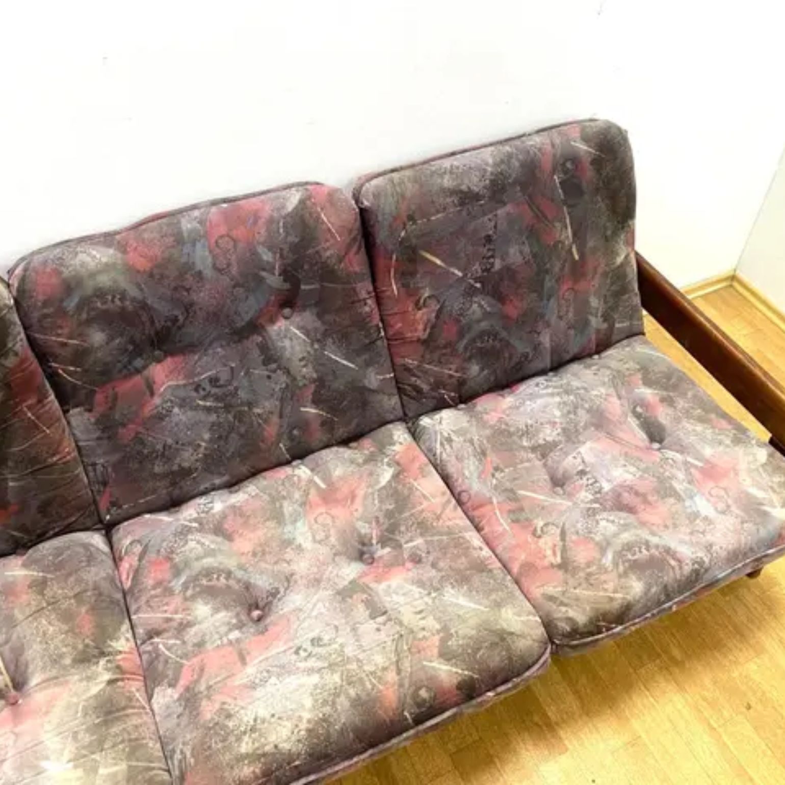 Retro Sofa, Massief Houten Frame, Jaren 1970 photo Meubels
