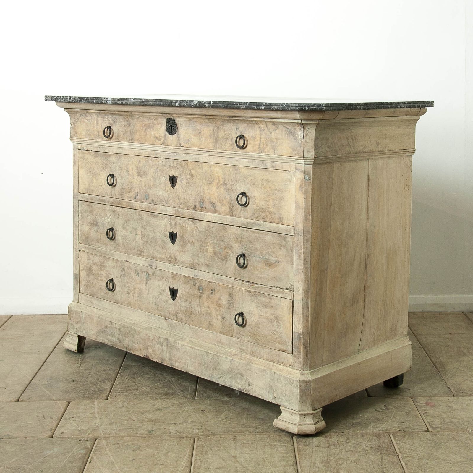 Chest Of Drawers photo 1600.0