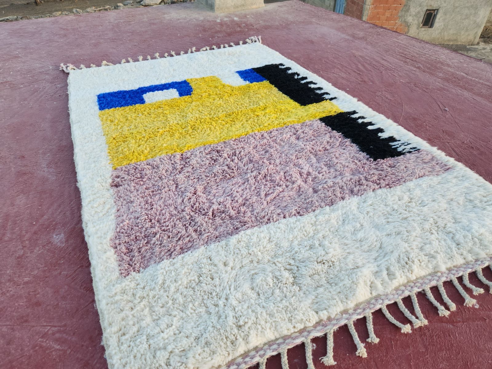 photo furniture Postmodern Moroccan Abstract Rug, Multi Color Geometric, Shaggy Wool (250x150cm)