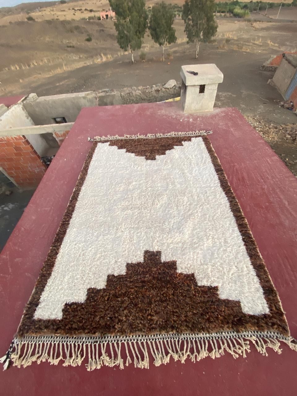 Large Moroccan Shaggy Rug, Brown & Cream Chevron Pattern, High Pile Wool (300x200cm) photo Textiles