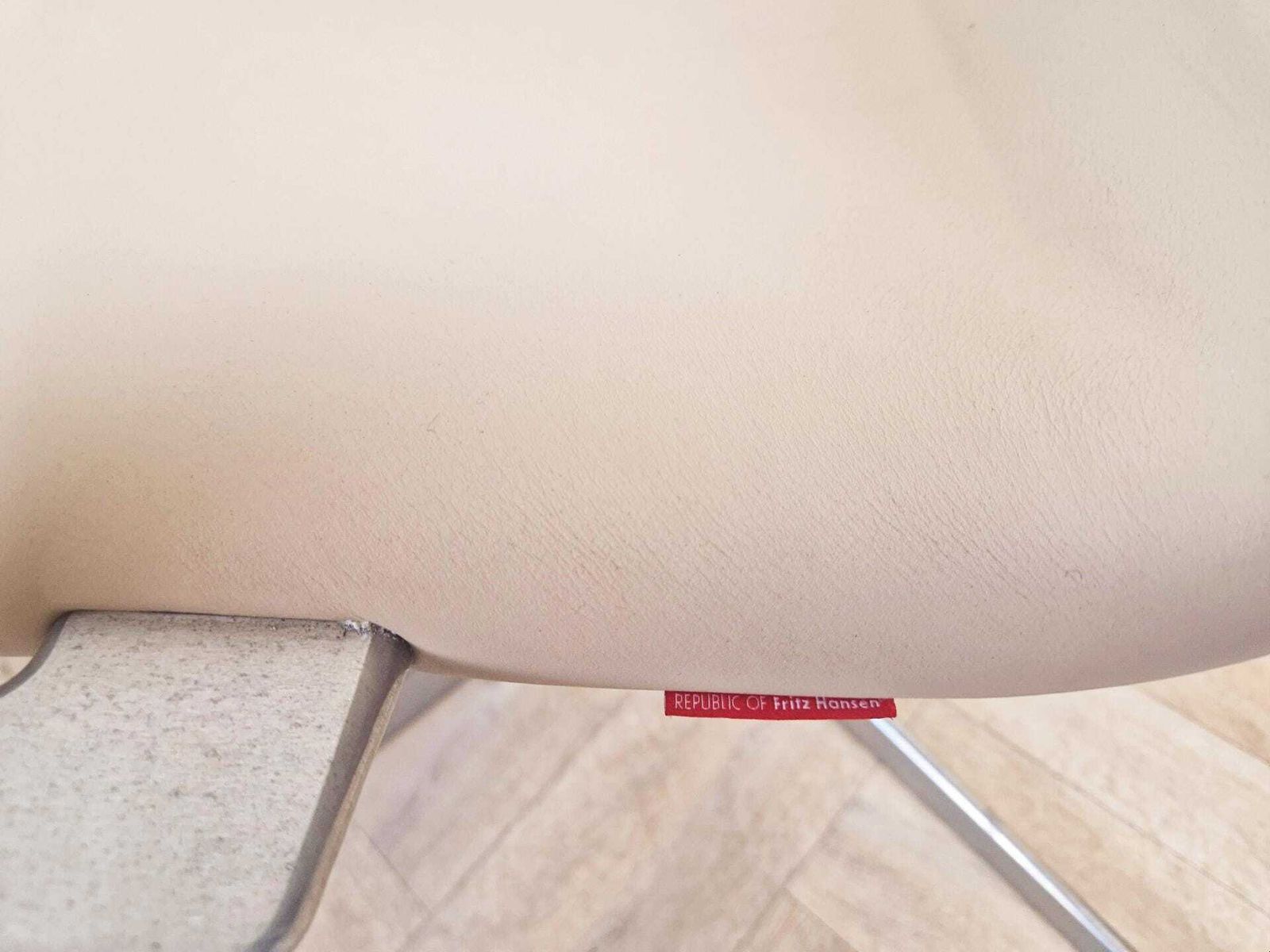 1495.0 2 X Arne Jacobsen For Fritz Hansen Oxford Mid Century Danish Design Highback Swivel Chairs photo