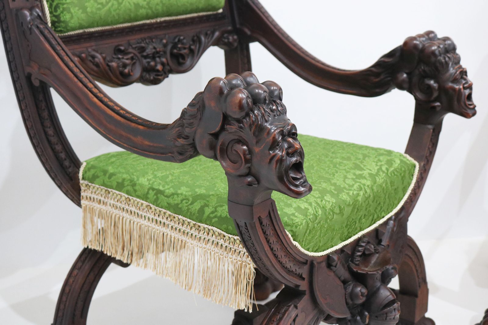 Meubels Zeldzaam Paar Gothic Revival Fauteuils Door Victor Aimone, 19e Eeuw – Monniken En Leeuwen photo