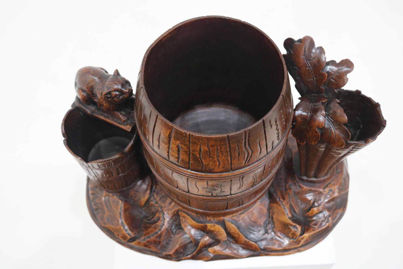 Zeldzame Grote Zwitserse Black Forest Tabaksdoos Met Kippen – 19e Eeuw – Humidor photo vinterior