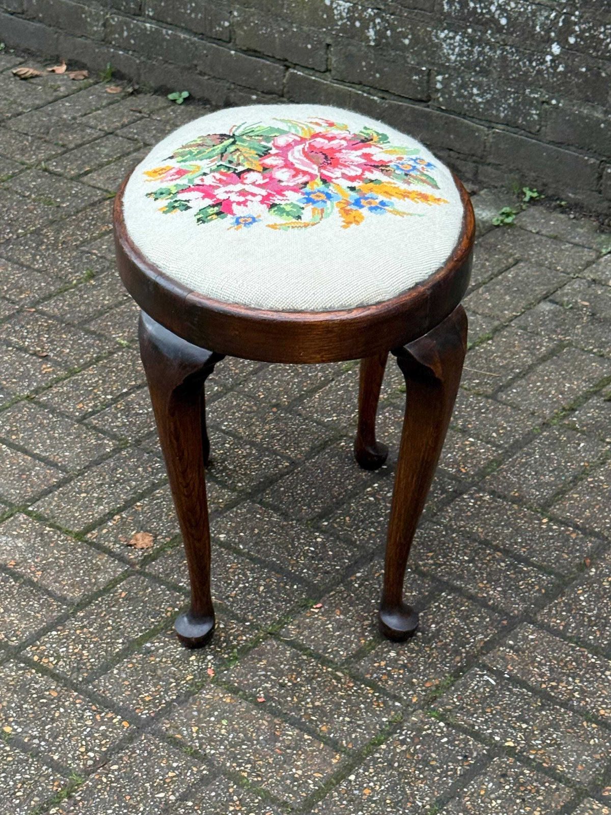 Vintage Circa 1950s Queen Anne Tapestry Footstool With Floral Needlepoint And Dark Oak Frame photo 165.0