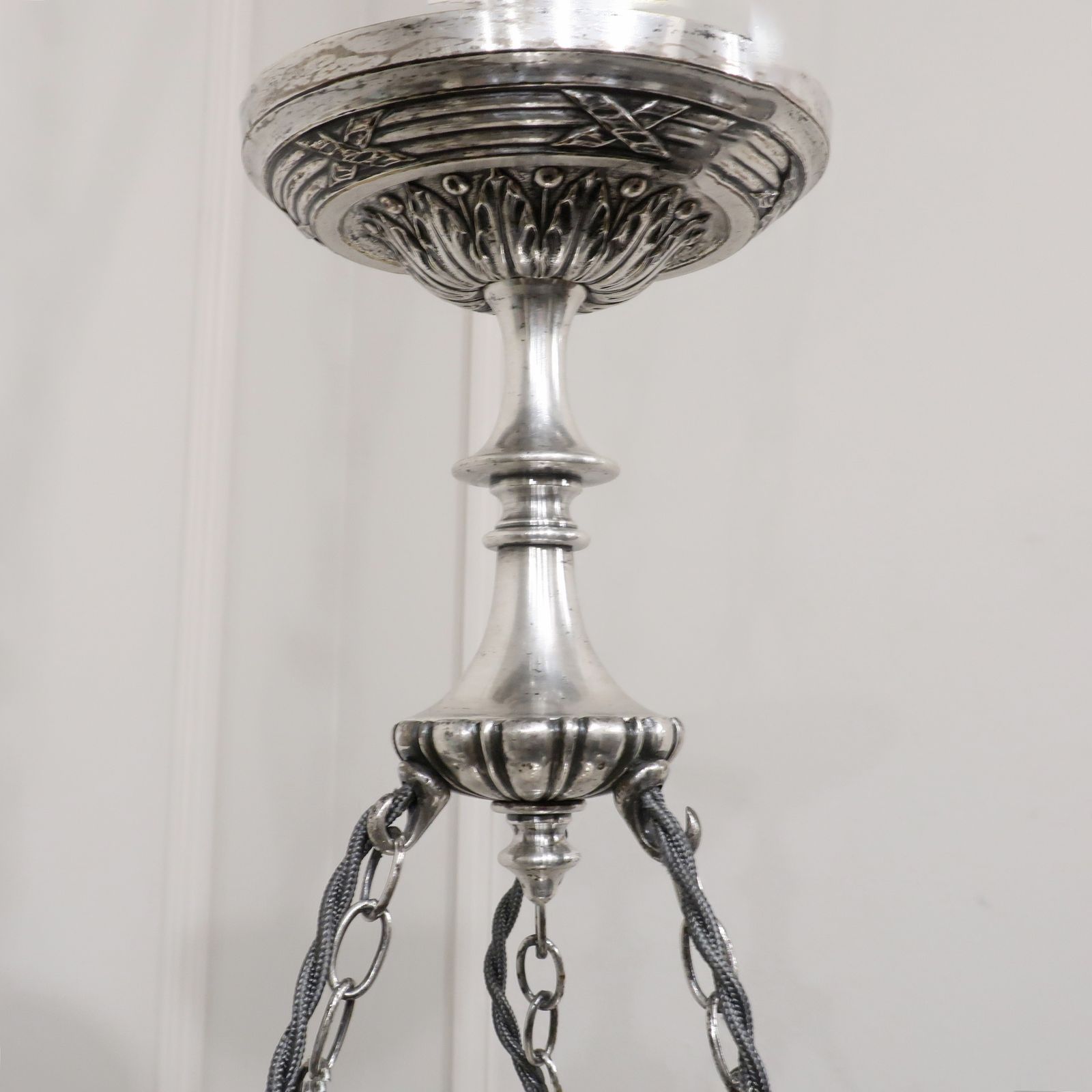 photo vintage Edwardian Silver Chandelier With Crystal Glass Shades Attributed To Osler