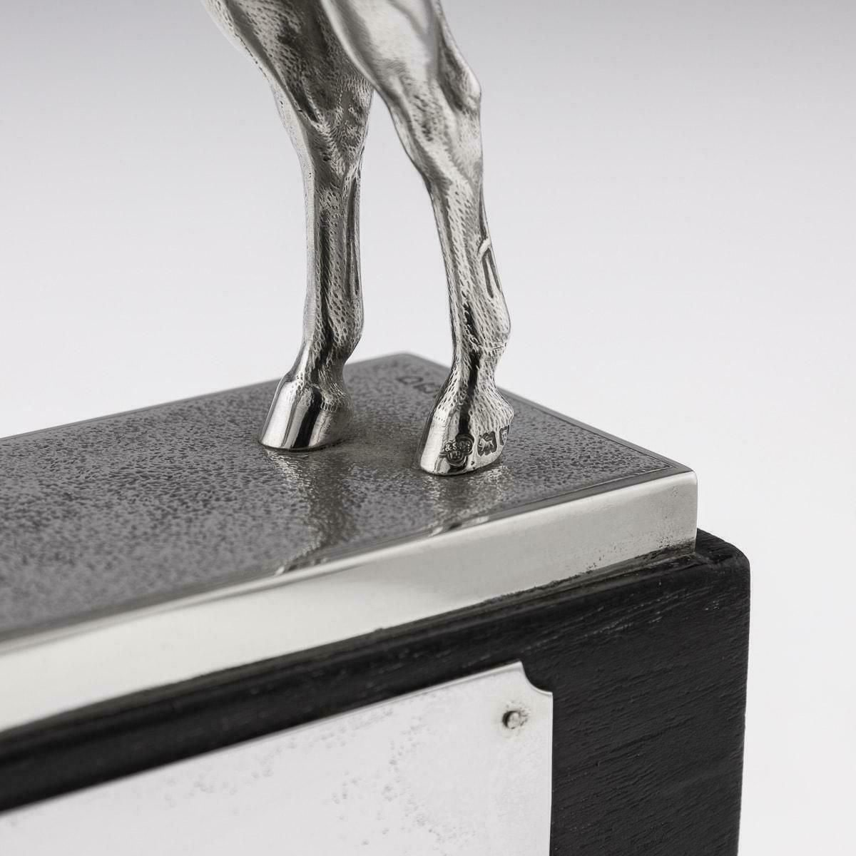 photo vinterior Antique 20th Century Edwardian English Solid Silver Horse Trophy On Stand C.1908