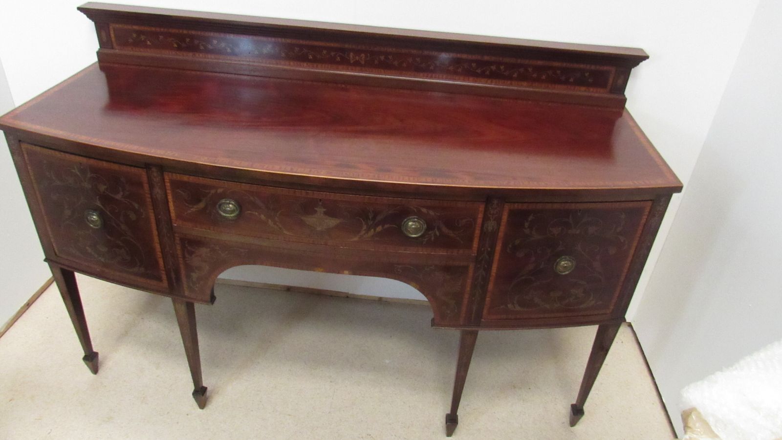 photo vinterior Superb Marquetry Inlaid Mahogany Sideboard