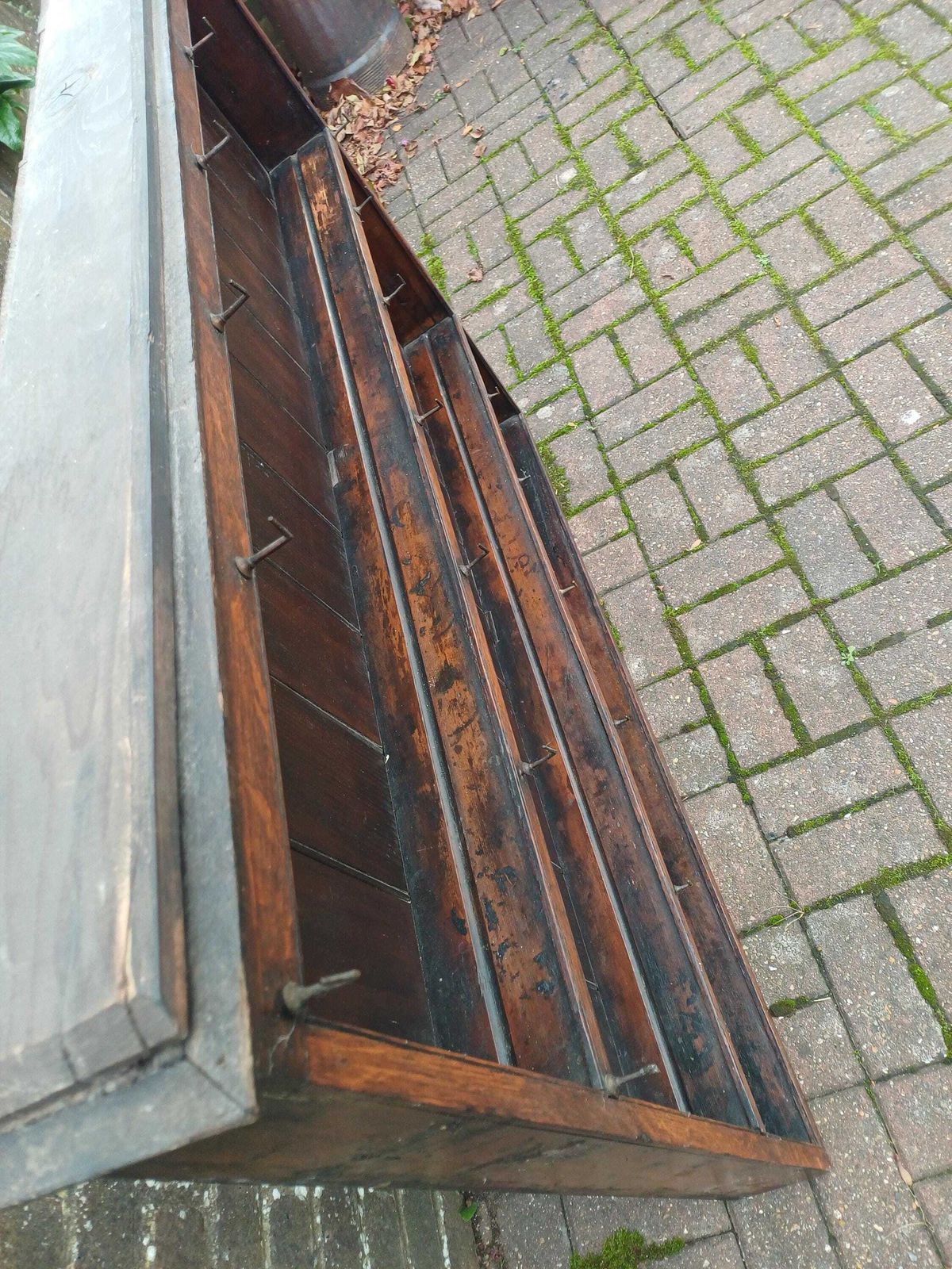 photo vinterior Antique Victorian Plate Rack, Pine & Oak Wall Shelf With Brass Hooks Early 19th Century Plate Display, Kitchen Decor