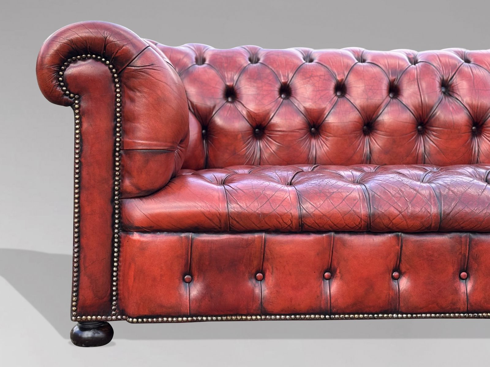 Early 20th Century Red Leather 3 Seater Chesterfield Sofa photo Furniture