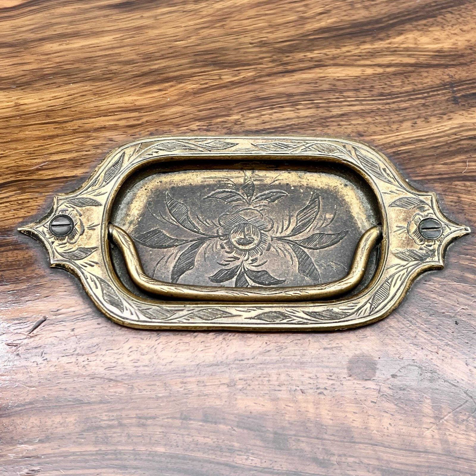 Antique Victorian Coromandel Vanity Box With Key   Jewellery Box   Perfume Box   Bedroom Decor   Travel   Home Decor photo vintage