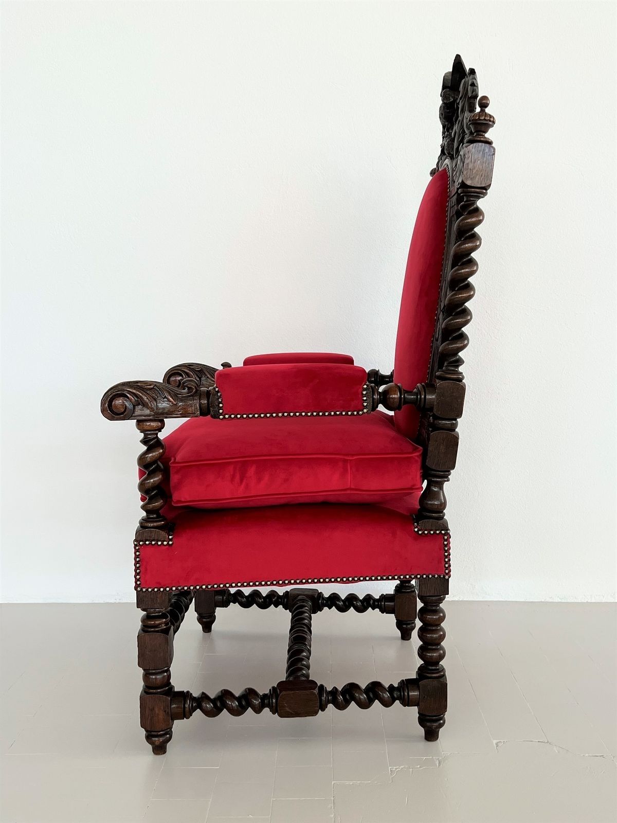 photo vinterior Italian Baroque Throne Armchair In Nutwood Reupholstered In Velvet