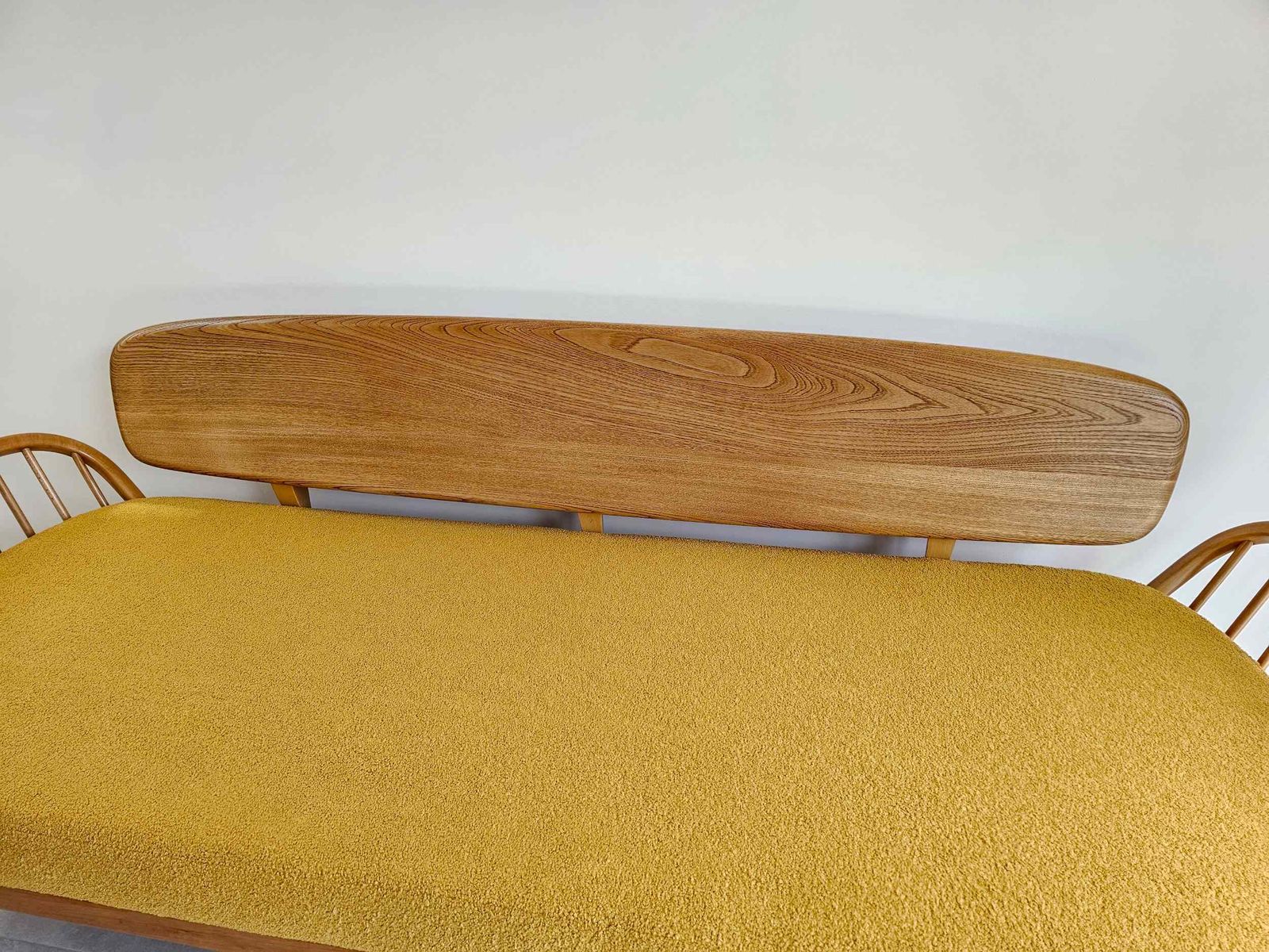 Ercol 355 Studio Couch/Daybed, Fully Restored With Saffron Boucle Seat Cushion And Optional Scatter Cushions. photo vintage
